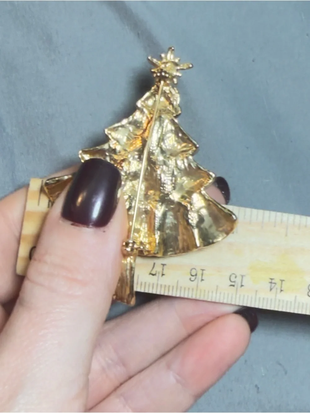 Vintage Enamel Christmas Tree Brooch Gold Tone Textured Holiday Pin 2.7